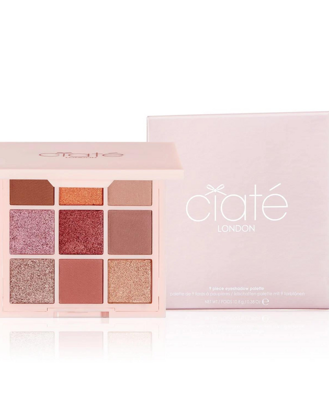 Create sculpted matte and sparkling shimmer eyes with this versatile warm toned palette. The highly pigmented shadows create both classic and playful day-to-night looks. Featuring a large mirror, this compact palette fits easily into your handbag for on-the-go enhancements.