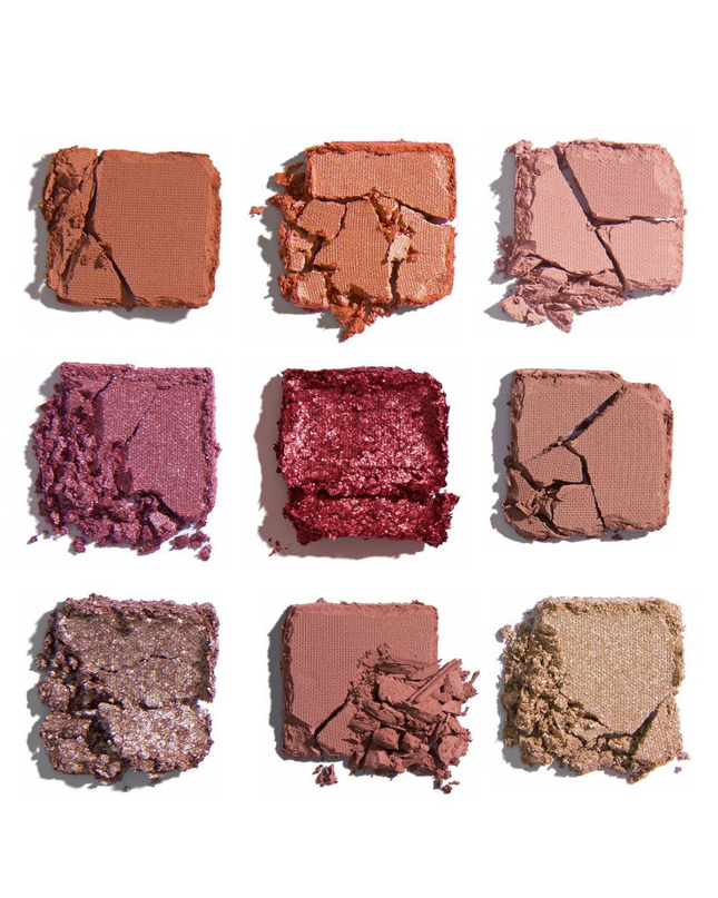 Create sculpted matte and sparkling shimmer eyes with this versatile warm toned palette. The highly pigmented shadows create both classic and playful day-to-night looks. Featuring a large mirror, this compact palette fits easily into your handbag for on-the-go enhancements.