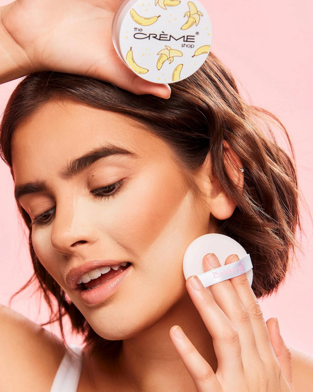 Go Bananas with our brightening setting powder! Bake your under eyes and eliminate dark circles for the most a-peeling soft matte finish. Apply all over face to blur imperfections and smooth out complexion without clogging your pores.