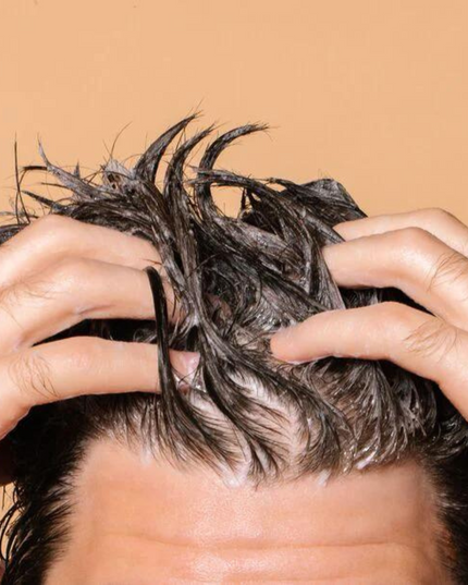 A highly moisturizing, reparative shampoo that leaves hair easy to manage, shiny and healthier with each use. N°4 is color-safe, sulfate-free, and proven to reduce breakage and strengthen all types of hair.