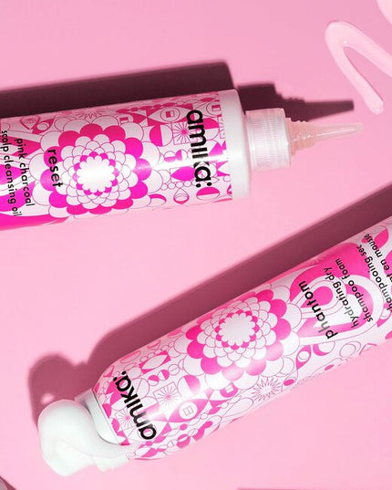 Oil-to-foam purifying pre-wash that breaks down build-up + refreshes the scalp without stripping.