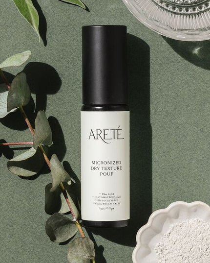 Herbaceous, purifying, and impossibly weightless, ARETÉ’s Micronized Dry Texture Pouf is a modern ritual powder designed to volumize, texturize, refresh, and rebalance the scalp in a single transformative gesture.