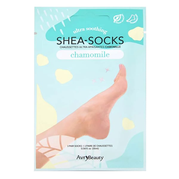 Shea Butter pedicure socks calm skin and deliver intensive moisture to keep skin soft, nourished and hydrated. A simple add-on to your pedicure service while working on the nails, with no extra time.