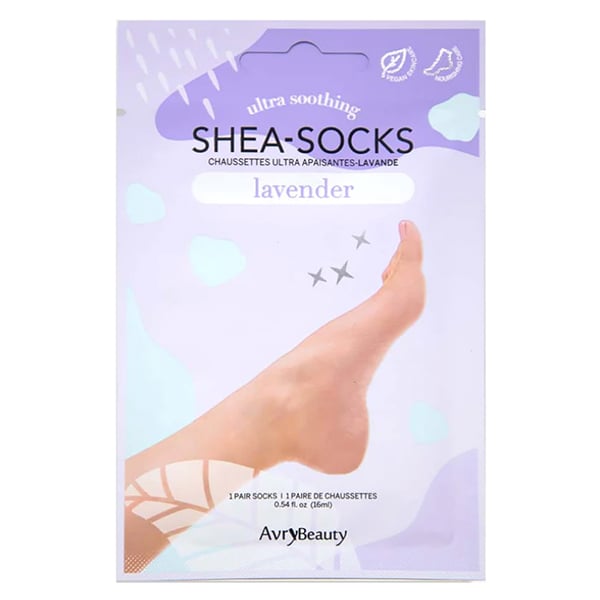 Shea Butter pedicure socks calm skin and deliver intensive moisture to keep skin soft, nourished and hydrated. A simple add-on to your pedicure service while working on the nails, with no extra time.