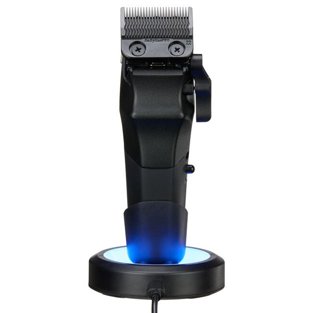 Engineered for barbers who demand serious cutting power, the BaBylissPRO Dual Coil Clipper delivers high-performance cordless cutting with the control and consistency needed for all-day professional use. Powered by a linear dual-coil motor system, it is built to drive through bulk efficiently while maintaining smooth, reliable performance.