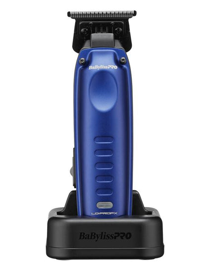 The LO-PROFX COMPACT SERIES Compact High-Performance Trimmer features an ultra-low profile metal shield cover and ergonomic grip housing. It’s powered by a high-speed DC motor 6,800RPM, with a high-capacity lithium-ion battery. It is made with durable and scratch-resistant aluminum anodized housing.
