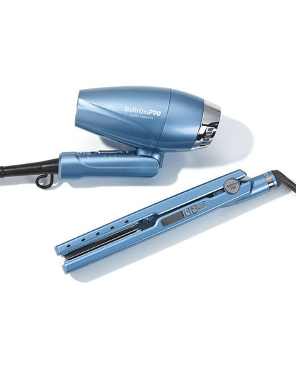 CREATE SMOOTH FRIZZ-FREE STYLES WITH THIS LIMITED EDITION STYLING SET.