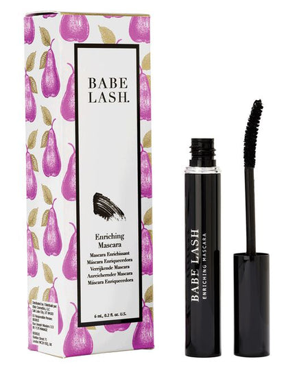 Your lashes, but better. Meet the perf mascara for no makeup makeup days, moms on-the-go, morning meetings, or when you’re looking for some lift and separation. The curved wand hugs your lash line to get every single lash coated with the water-resistant, inky black mascara of your dreams.