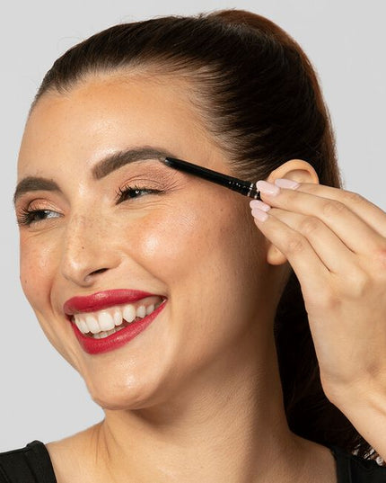Shape &amp; fill brows with ease using the Universal Brow Pencil’s buildable, pomade formula &amp; smooth, zero-tug application.