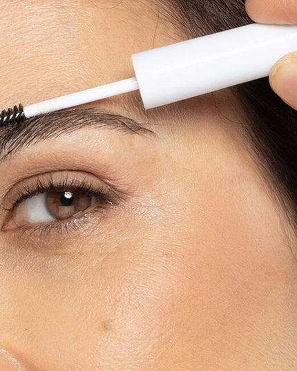 Create a laminated brow effect &amp; control brow hairs all day with this ultra-hold brow gel formula.