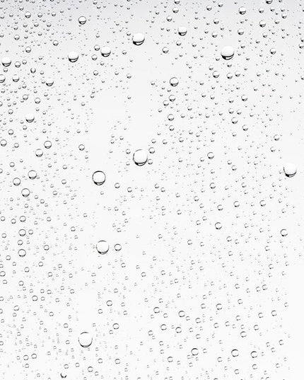 Aquafuse Hyaluronic Repair helps bring exceptional hydration, soothing and barrier support to proactively help reduce the signs of premature aging associated with moisture loss and microbiomic stress. 