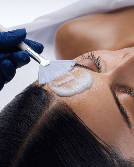 This unique peel provides dramatic skin smoothing without over stripping the skin. By combining a wide spectrum trio of glycolic, lactic and salicylic acids in a truly novel foaming format, AquaFuse® Tech Peel is ideal for precise applications where maximum skin smoothing is desired.