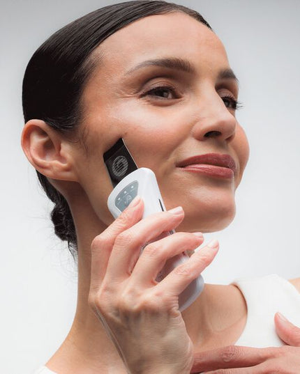 Built for beauty and designed to perform, the bt-micro fusion combines sublime detailing, durable alloy construction, and perfect balance, making it ideal for all skin care regimens.