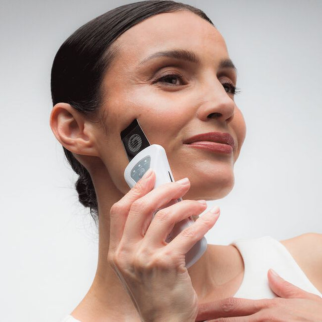 Built for beauty and designed to perform, the bt-micro fusion combines sublime detailing, durable alloy construction, and perfect balance, making it ideal for all skin care regimens.