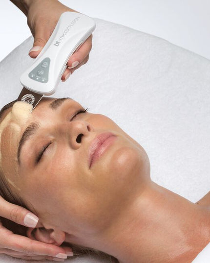 Built for beauty and designed to perform, the bt-micro fusion combines sublime detailing, durable alloy construction, and perfect balance, making it ideal for all skin care regimens.