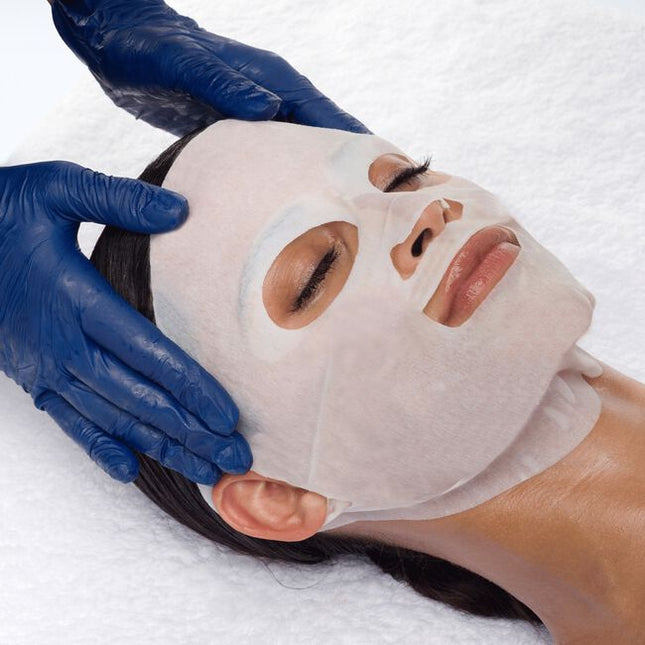 This reparative, anatomically optimized sheet masque is fortified with collagen, elastin and phytosterols to help increase moisture and restore tone, while helping to diminish the appearance of fine lines and the signs of premature aging. Antioxidant licorice and Indian gooseberry, also called amla in traditional ayurveda, are packed with free radical scavenging flavonoids and help to restore luminous resilience to the skin.