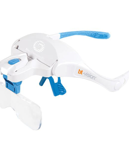 The ability to analyze the skin at multiple magnification levels with the perfect light every time is key in determining the appropriate skincare products and professional services for your clients.