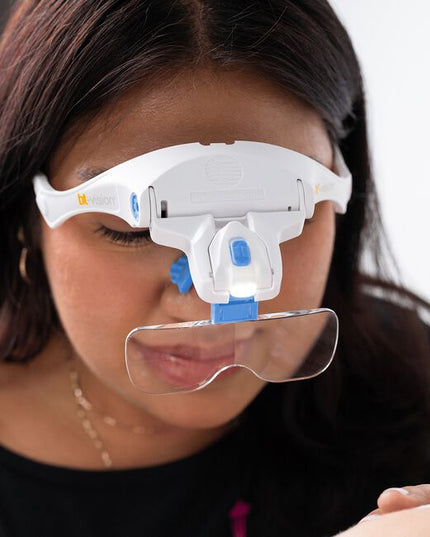 The ability to analyze the skin at multiple magnification levels with the perfect light every time is key in determining the appropriate skincare products and professional services for your clients.