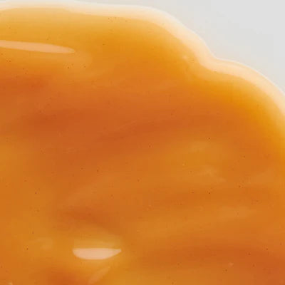 A plum-infused antioxidant concentrate that instantly improves fullness, nourishes and smooths out fine lines. It's intelligent hydration reads your skin and penetrates where it's needed – to visually improve the look of skin's wrinkles valleys and crevices.