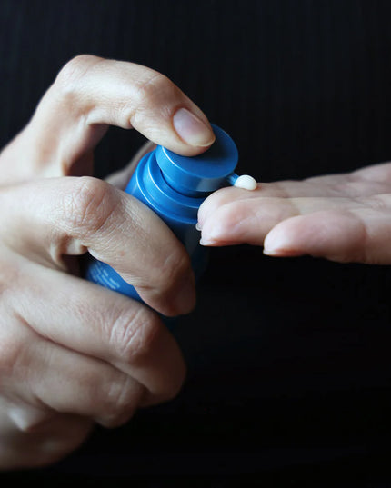 A precision hyperpigmentation treatment with 3% niacinamide + 10% vitamin C.