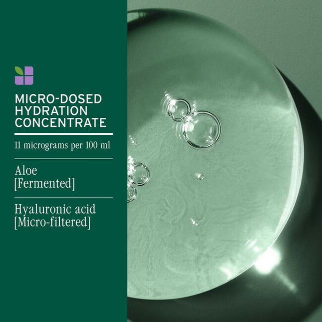 Dry, damaged hair can be prone to breakage and lacks manageability and shine. Inspired by the aloe plant that never seems to dry, Biolage HydraSource Detangling Solution for dry hair thoroughly conditions, helping optimize moisture balance for healthy looking hair. This anti-frizz treatment strengthens hair against future damage.
