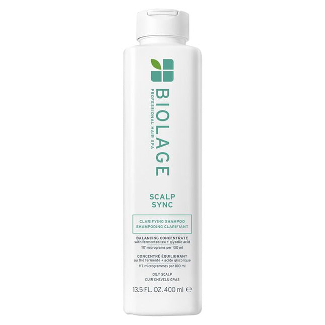 Scalp Sync Clarifying Shampoo for Oily Scalp is a deep yet gentle cleansing shampoo specifically formulated to address the needs of an oily scalp. Micro-dosed with a concentrate of a fermented tea blend and filtered glycolic acid, this shampoo effectively removes up to 100% of residue, buildup, and excess sebum from the scalp. It helps balance scalp moisture levels, enhancing volume and lift for hair that feels softer, shinier, and revitalized.