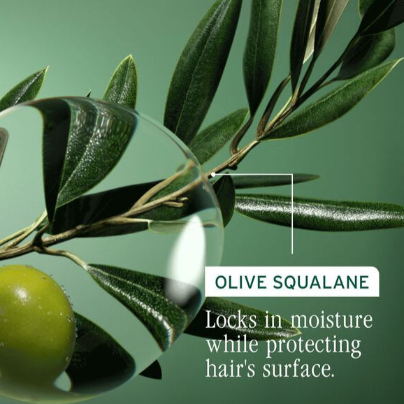 This lightweight spray provides heat protection and leaves hair silky, detangled and 82% more manageable after one use.*