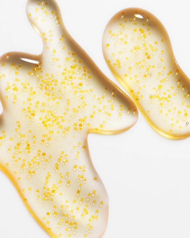 Lightweight, fast-absorbing serum that helps promote hair’s density and encourages nutrient-rich microcirculation to the scalp.