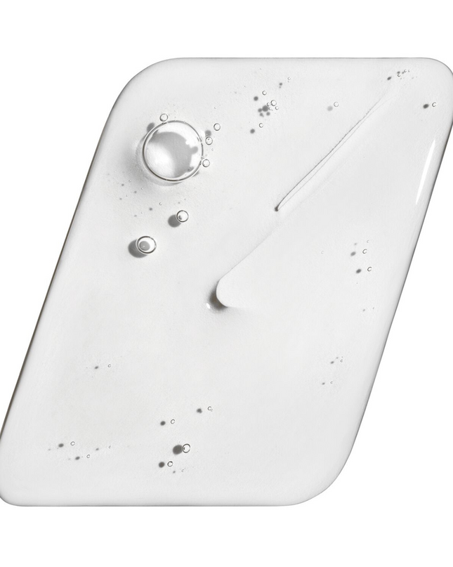 A leave-in soothing scalp treatment clinically shown to increase scalp hydration by up to 142%.*