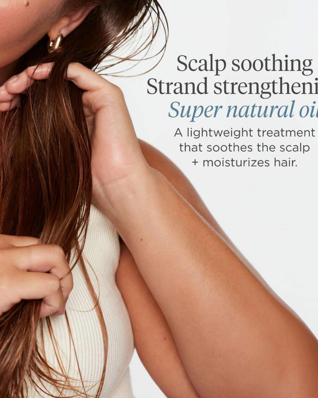 A hair and scalp pre-wash treatment formulated with biomimetic lipid-rich oils and vitamins that strengthen the skin’s moisture barrier while deeply nourishing the hair. Rosemary oil, tea tree oil, and bisabolol help soothe a dry scalp and create a balanced environment to support healthy hair.