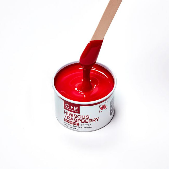 Infused with the sweet, fruity notes of raspberry and the floral tartness of hibiscus, this soft wax delivers a refreshing scent experience while gently removing hair. Enriched with hydrating ingredients, it helps the skin retain moisture for a smoother, softer feel