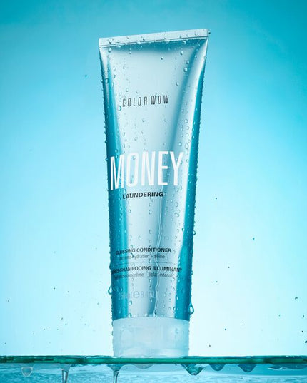 Money Laundering Glossing Conditioner for extreme hydration and shine. Luxurious, weightless conditioner delivers a surge of hydration for stronger, more resilient strands. Leaves hair smooth with a glossy, intense shine.