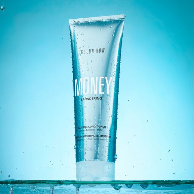 Money Laundering Glossing Conditioner for extreme hydration and shine. Luxurious, weightless conditioner delivers a surge of hydration for stronger, more resilient strands. Leaves hair smooth with a glossy, intense shine.