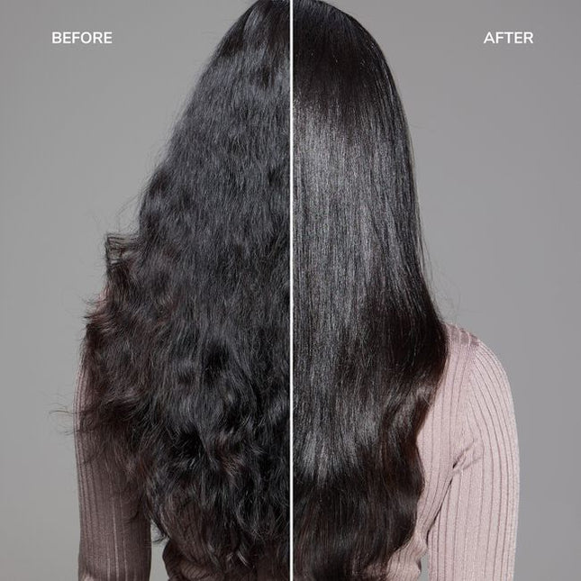 Money Laundering Glossing Conditioner for extreme hydration and shine. Luxurious, weightless conditioner delivers a surge of hydration for stronger, more resilient strands. Leaves hair smooth with a glossy, intense shine.