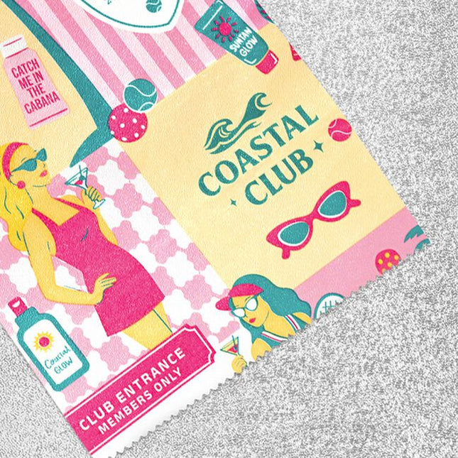 Say hello to Coastal Club, where every highlight is members only and your glow is always on the list. Think cabana vibes, tennis court chic, and sun drenched cocktails with the girls, this foil is all about effortless glam with pro level performance. From bold blondes to sun kissed highlights, every application feels like a poolside cocktail, effortless, elevated, and just the right amount of glam. Join the club. Flawless color looks good on you. Graceful. Glamorous. Game ready. This is Coastal Club.