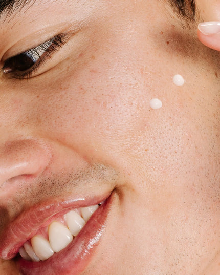 Behold, your 3-step regimen to clearer skin. Featuring our best-selling favorites, the Breakout Clearing Kit includes everything you need to cleanse, treat breakouts, and hydrate skin. Formulated with powerful (yet gentle!) ingredients like salicylic acid, tea tree oil, niacinamide, and hyaluronic acid. Your breakouts don’t stand a fighting chance. (Sounds dramatic, but like… it’s true.) With travel-friendly sizes, you can get that glow whether you’re at home or on-the-go.