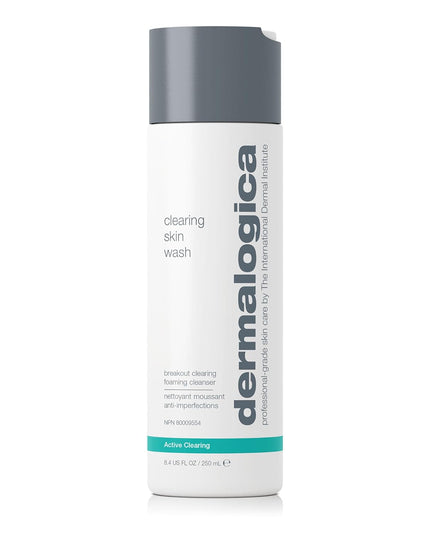 This non-irritating, naturally-foaming cleanser helps clear skin and reduce visible skin aging.