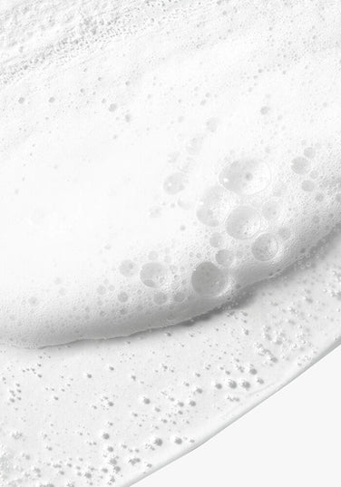 Brightening and conditioning cleanser renews dull, uneven skin tone and helps remove buildup caused by environmental factors.