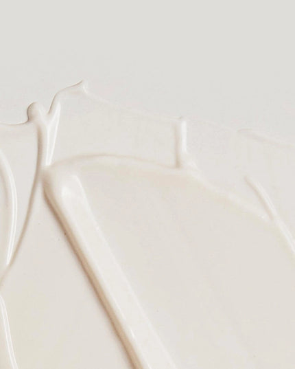 A 3-in-1 daily moisturizer that visibly firms, hydrates skin and protects with Broad Spectrum SPF50.