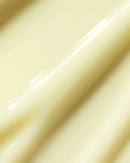 Our high-dose, fast-acting multi-retinoid with booster technology helps reverse the appearance of wrinkles, retexturize skin and minimize the appearance of pores, and even skin tone.