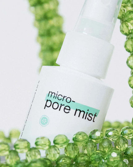 Finally, a mist that can do it all: minimize visible pores, reduce excess oil, and help diminish the appearance of post-breakout marks. Formulated with niacinamide and an antioxidant-rich blend, from the first spritz, get smaller pores by the time you walk out the door. 