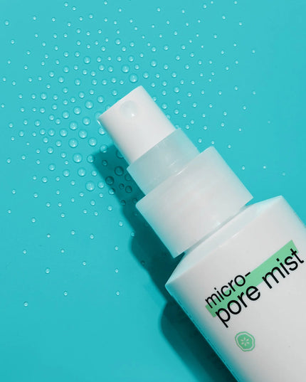 Finally, a mist that can do it all: minimize visible pores, reduce excess oil, and help diminish the appearance of post-breakout marks. Formulated with niacinamide and an antioxidant-rich blend, from the first spritz, get smaller pores by the time you walk out the door. 