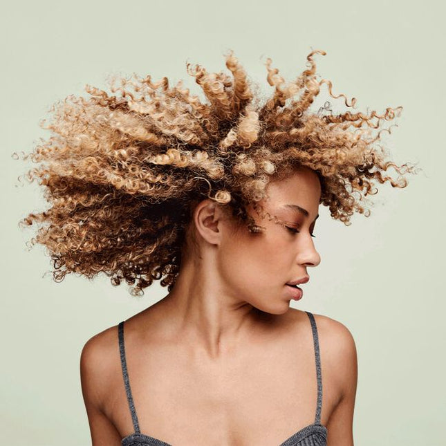 New for ultimate Curl Flexibility. Our formulas are dermatologist co-developed, backed by science and stylist approved. Style-extending spray with the Time-Released Freshness Complex maintains moisture, reduces frizz, and provides 48-hour odor control and a cooling scalp sensation.