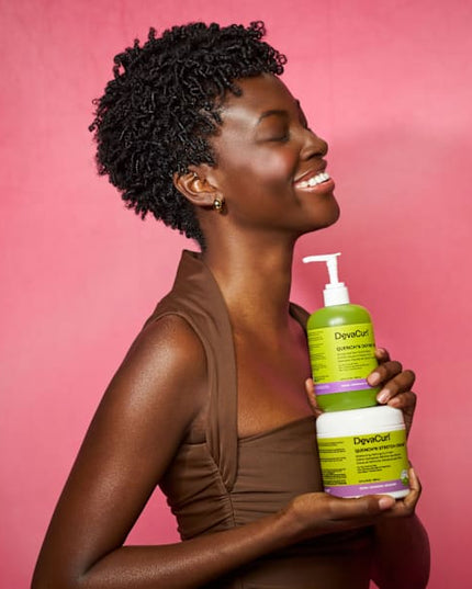 Moisture meets the definition. Experience lasting elongation for up to 5 days* without feeling sticky or weighed down