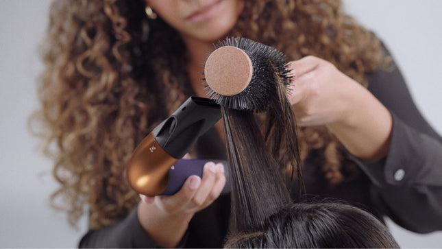 Our most powerful,¹ yet lightest² hair dryer. Engineered for stylists, next-level precision styling with improved manoeuvrability.¹