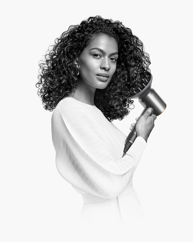 The hair dryer re-thought. Helps prevent extreme heat damage to protect natural shine. Air temperature is measured 40 times every second, keeping the temperature under control. Ultra fast drying. Drying shouldn't take forever. 