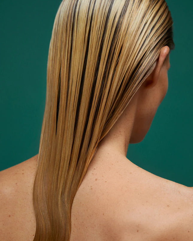 Luxurious lightweight dual use conditioner. Use as normal after shampoo or use as a leave-in. Its color safe formula will decrease your drying time without coating the hair. Epres uses their biodegradable repair technology instead of quaternary amines and silicones to deliver healthy shiny hair.