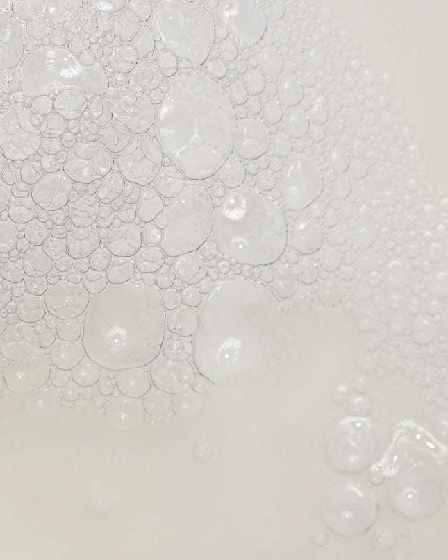 Luxurious high performance dual use shampoo. Use once for a normal cleanse, or use twice for a clarifying effect. Its color safe formula will decrease your drying time without coating the hair. Epres uses their biodegradable repair technology instead of quaternary amines and silicones to deliver healthy shiny hair.