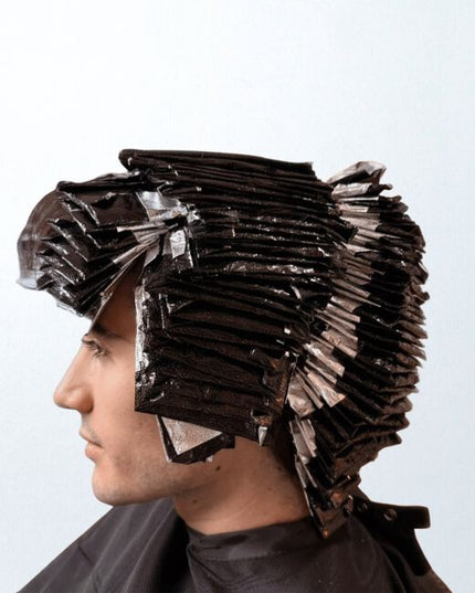 Experience a minimum of 25% faster processing time with our high-performance endothermic foils. Designed with special thermal properties to achieve a more consistent, even, and higher level of lift with better colour deposit, eliminating the need to use damaging levels of developer.