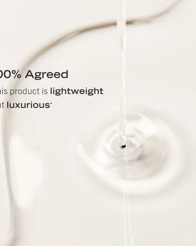 A fast-absorbing, lightweight but luxurious body oil that hydrates skin and locks in moisture post-shower, leaving it feeling silky smooth + soft.